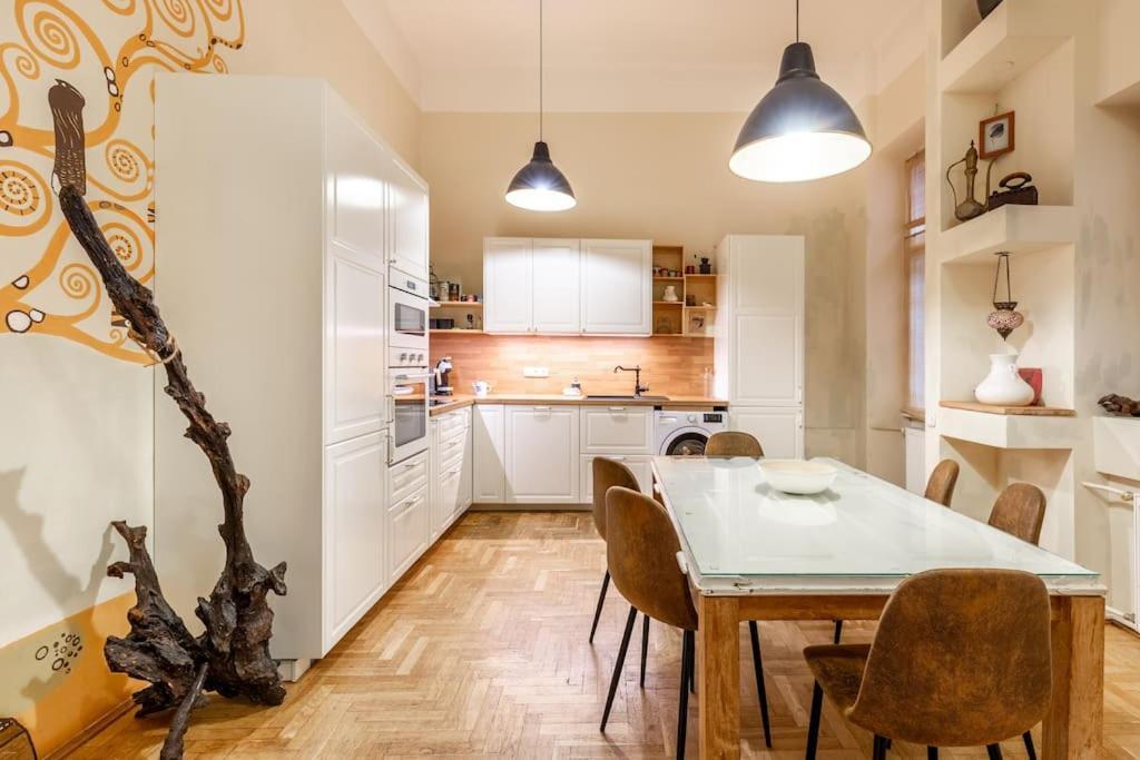 Bourgeois Boheme Apt. 88 M² City Center 布达佩斯 外观 照片