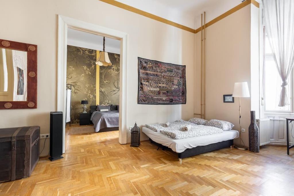 Bourgeois Boheme Apt. 88 M² City Center 布达佩斯 外观 照片