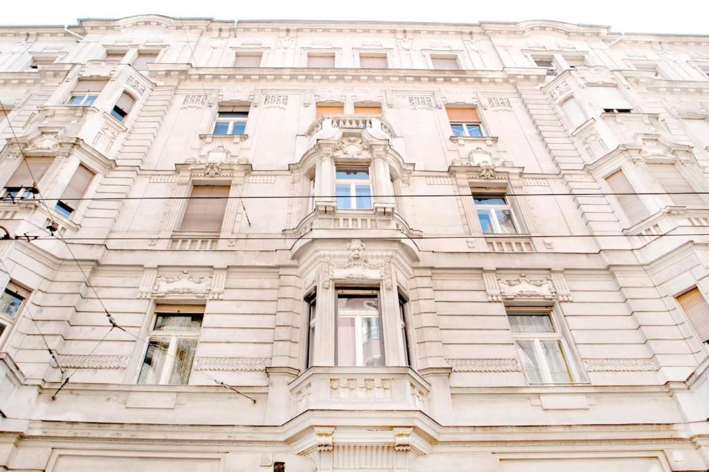 Bourgeois Boheme Apt. 88 M² City Center 布达佩斯 外观 照片